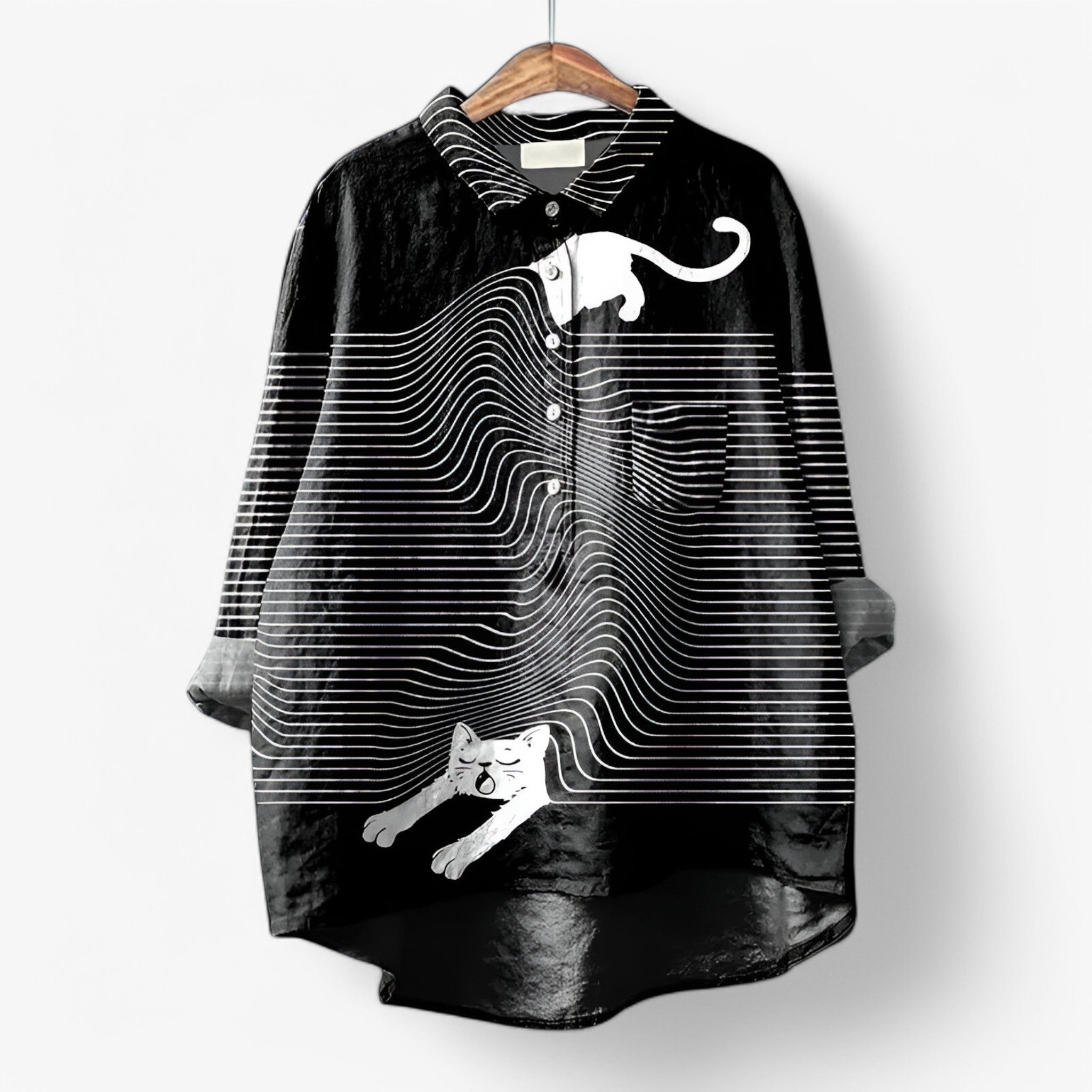 Jane | Skjorte med grafisk print - stilfuld og iøjnefaldende - Kat Kat - Jane | Skjorte med grafisk print - stilfuld og iøjnefaldende - €25 - {{ product_tags }