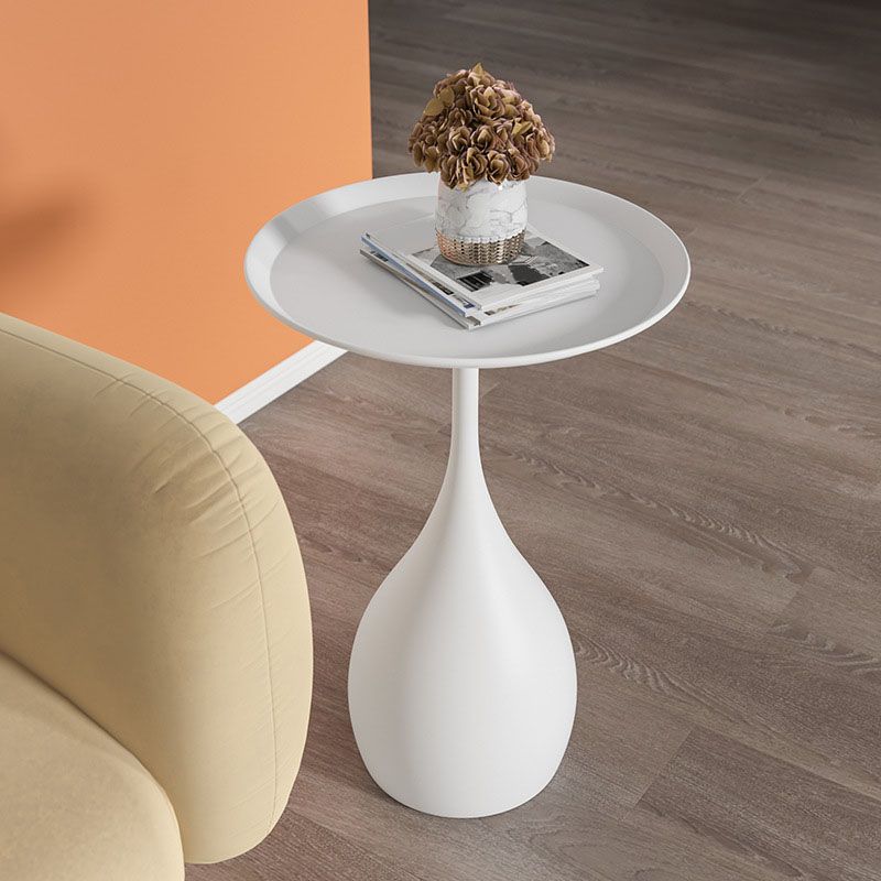 Rund metalbord med base - middelalderlig bord i moderne stil - Hvid - house & garden - {{ product_tags }
