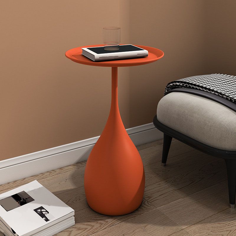 Rund metalbord med base - middelalderlig bord i moderne stil - Karamel - house & garden - {{ product_tags }