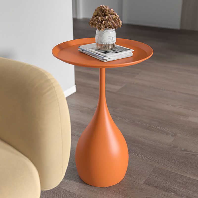 Rund metalbord med base - middelalderlig bord i moderne stil - Orange - house & garden - {{ product_tags }