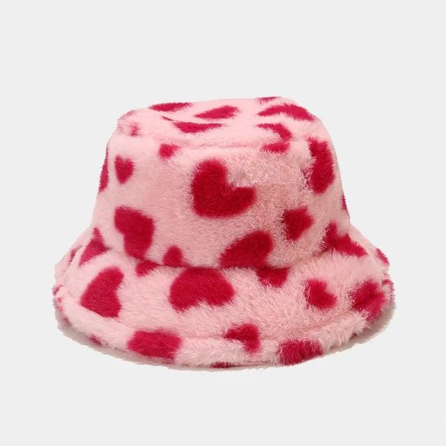 BEATRIX - Vinterhue i imiteret pels med hjerteprint til kvinder - Rød 54-58cm - women's fashion - {{ product_tags }