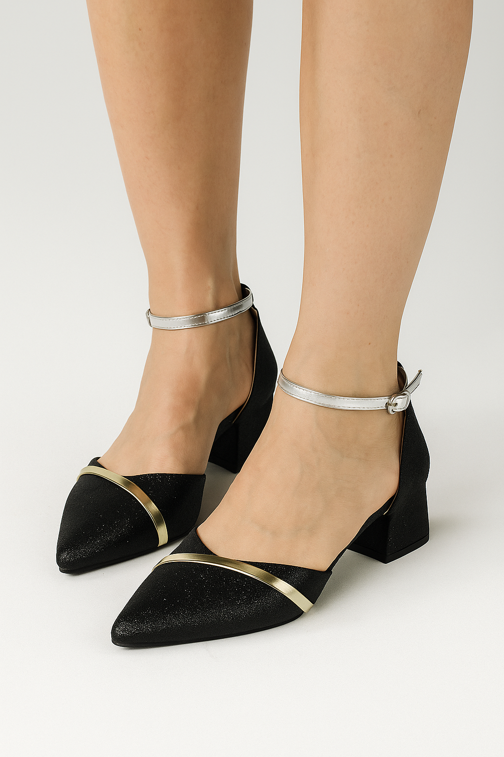 Helena | Elegant Glitzy Riemchenpumps med blokhæl i elegante farver - - Helena | Elegant Glitzy Riemchenpumps med blokhæl i elegante farver- €25 - {{ product_tags }