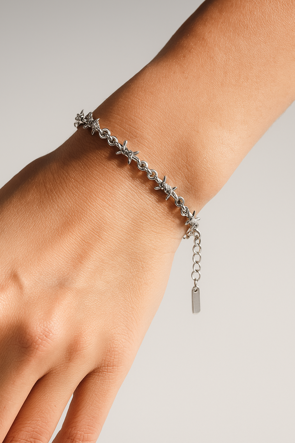 Revel | Pigtråd-armbånd i Guld eller Sølv - - Revel | Pigtråd-armbånd i Guld eller Sølv - €25 - {{ product_tags }