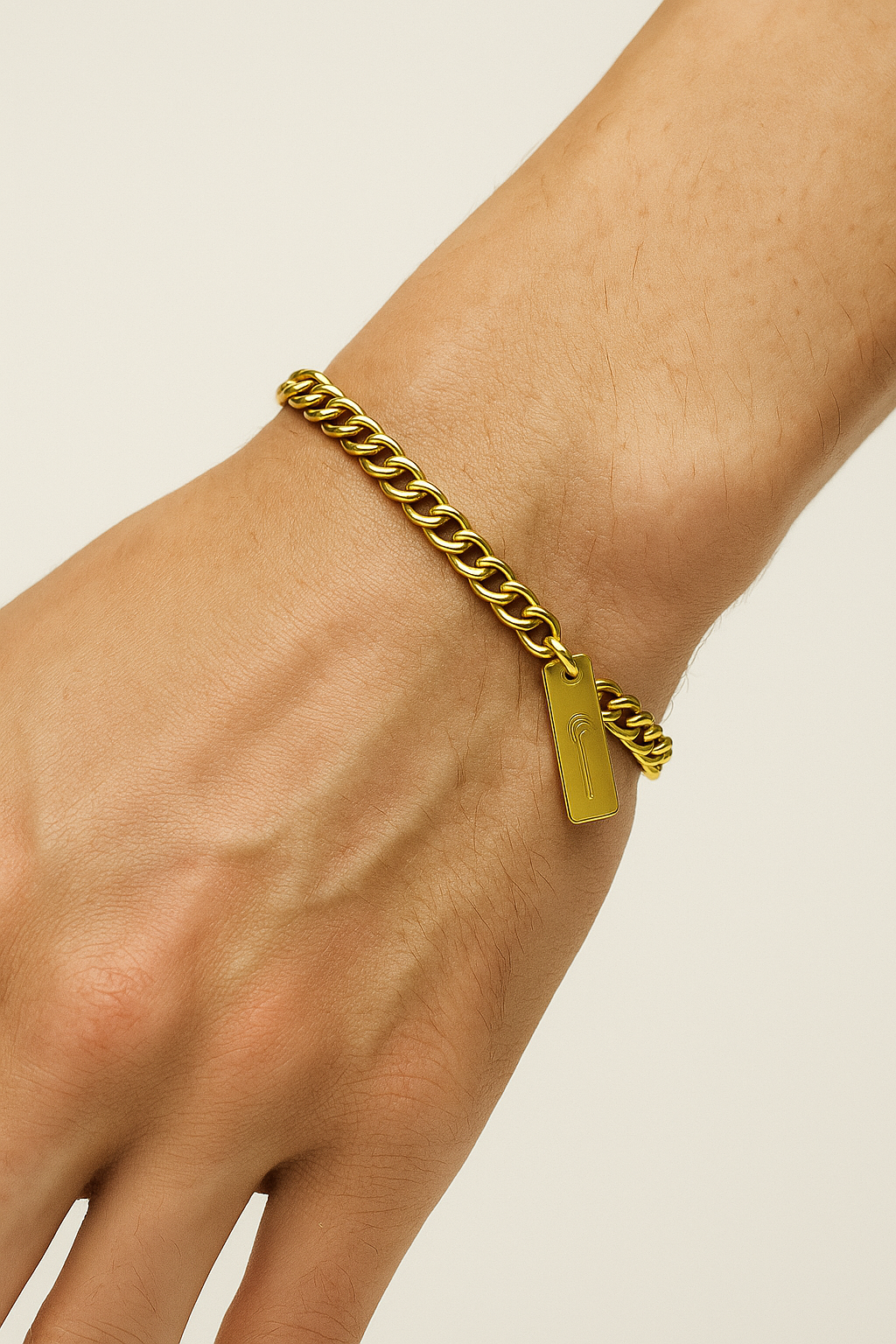 Elias | Cubansk klassisk fint armbånd i guld eller sølv - - Elias | Cubansk klassisk fint armbånd i guld eller sølv- €25 - {{ product_tags }