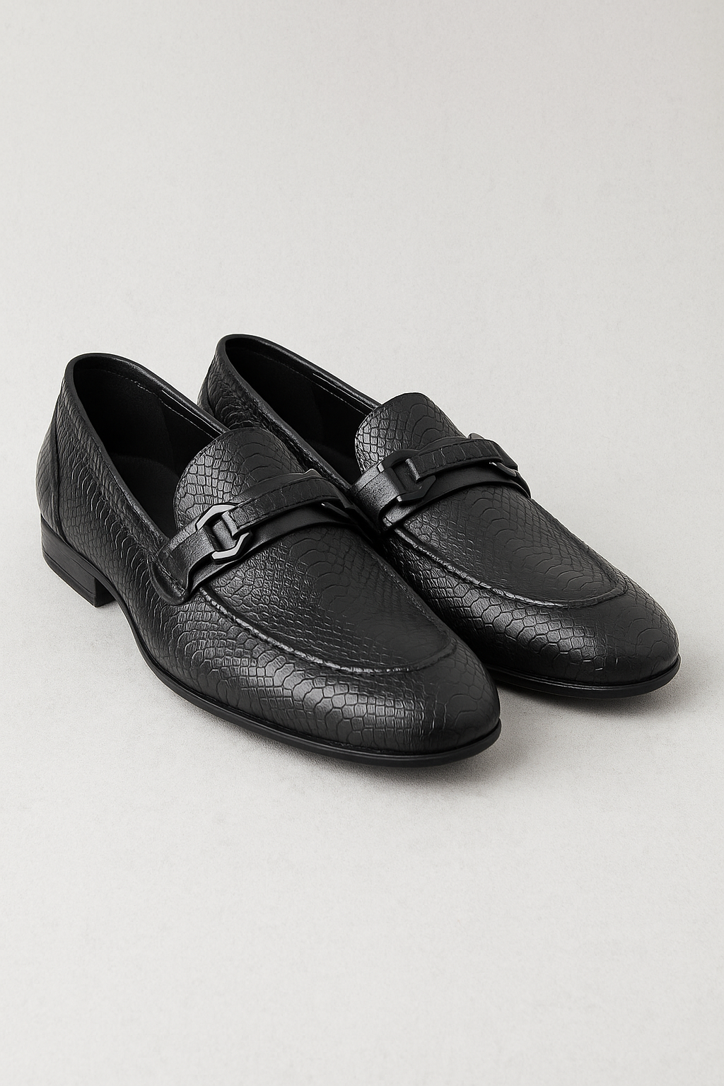 Carter | Elegant herre Loafer i læder med slangeskinnende mønster - Black - Carter | Elegant herre Loafer i læder med slangeskinnende mønster- €25 - {{ product_tags }
