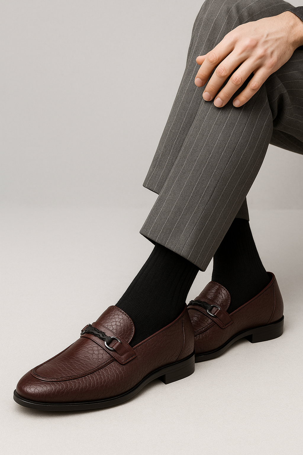 Leif | Herre læder loafers med slangepræg i mørkebrun - - Leif | Herre læder loafers med slangepræg i mørkebrun- €25 - {{ product_tags }