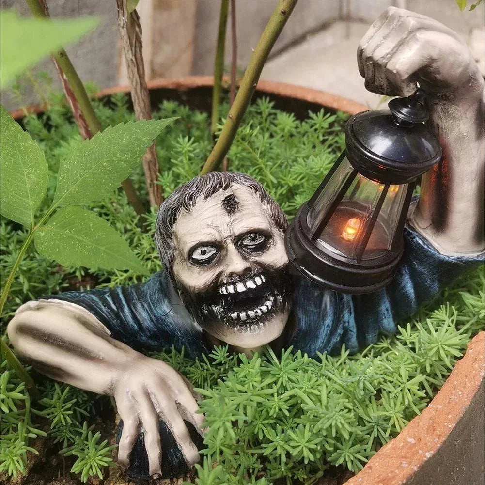 Zombie-havefigur med Lanterne - Harpiks Halloween-dekoration