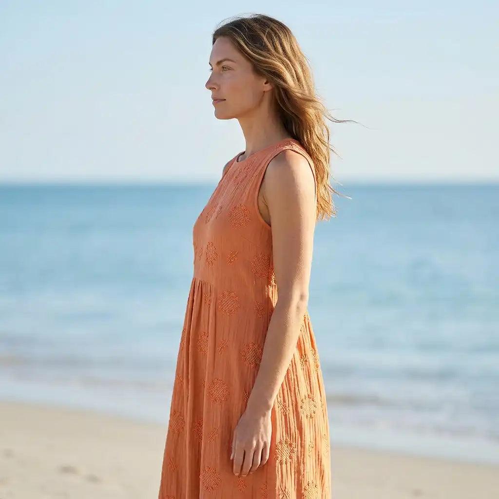 Élodie | Elegant oversized ærmeløs kjole med broderi for et sofistikeret look
