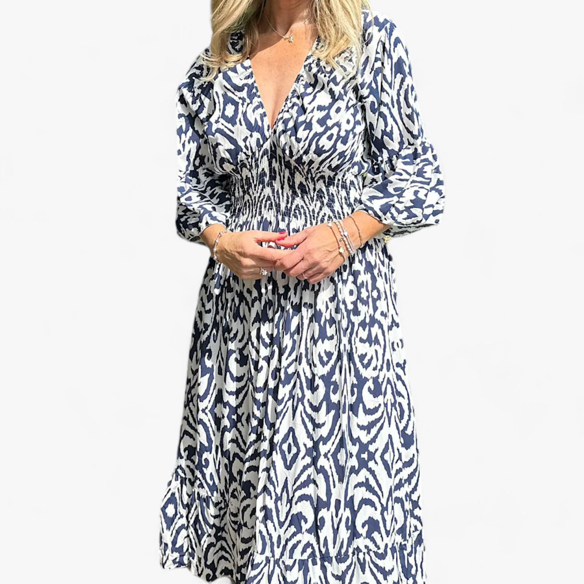 Flora | Stort blomstret V-halskjole - Perfekt til strandferier - - women's fashion - {{ product_tags }