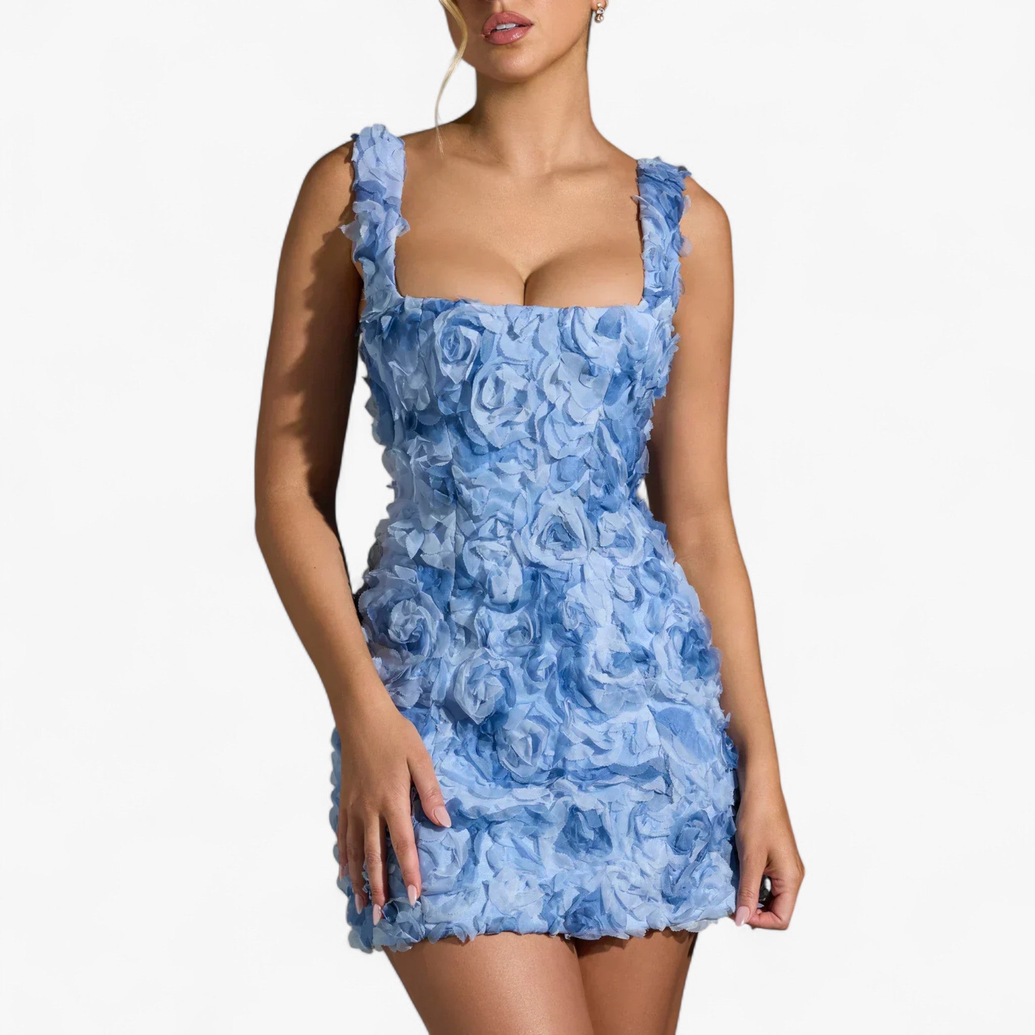 Elena – Kort, tætsiddende kjole med 3D-rosa applikation sculpted - - women's fashion - {{ product_tags }