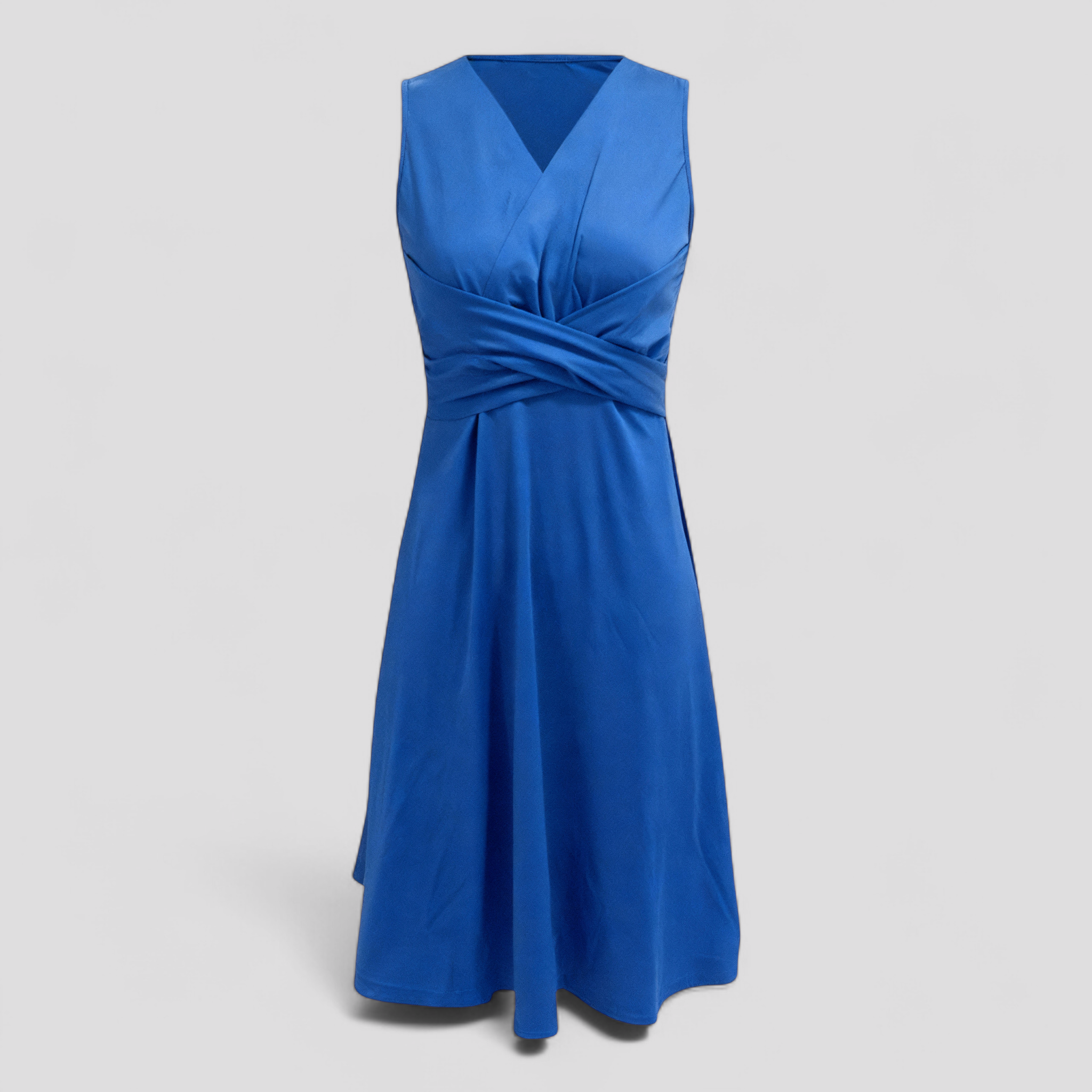 Elliana | elegant sommermidikjole uden ærmer med V-udskæring og blomsterprint - Blå - Elliana | elegant sommermidikjole uden ærmer med V-udskæring og blomsterprint - €25 - {{ product_tags }