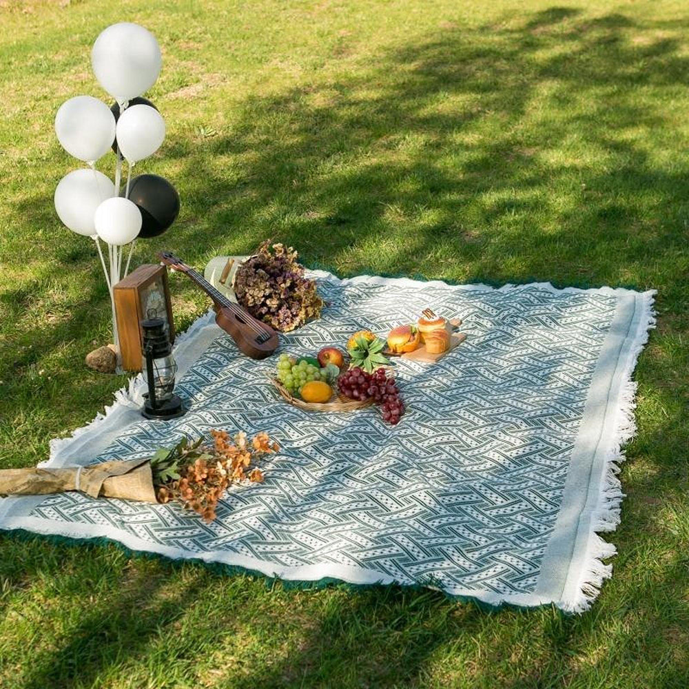 Boho Picnic Blanket | Et moderigtigt boheme-tæppe til dine udendørs aktiviteter - F - Boho Picnic Blanket | Et moderigtigt boheme-tæppe til dine udendørs aktiviteter- €25 - {{ product_tags }