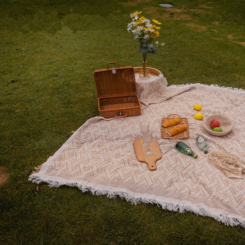 Boho Picnic Blanket | Et moderigtigt boheme-tæppe til dine udendørs aktiviteter - - Boho Picnic Blanket | Et moderigtigt boheme-tæppe til dine udendørs aktiviteter- €25 - {{ product_tags }
