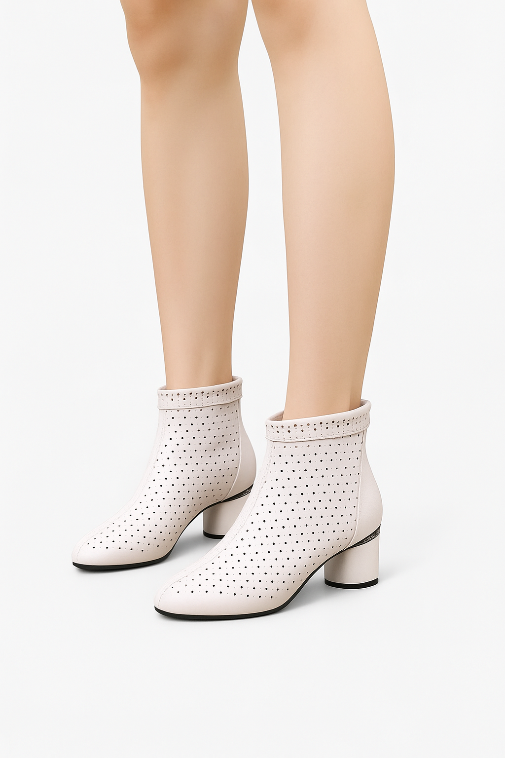 Solea | Elegant Sommerstøvler med Mellemhøjt Hæl og Perforeret Design - - Solea | Elegant Sommerstøvler med Mellemhøjt Hæl og Perforeret Design - €25 - {{ product_tags }