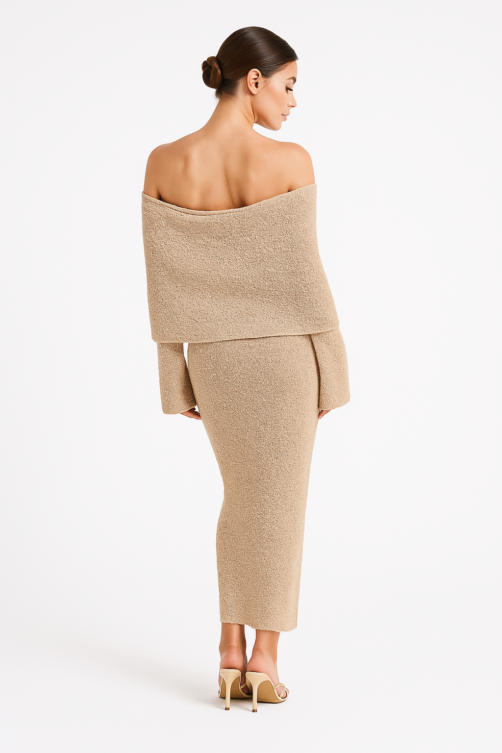 Bridget | Skulderfrit Bouclé-Strik Midikjole i Taupe - - Bridget | Skulderfrit Bouclé-Strik Midikjole i Taupe - €25 - {{ product_tags }