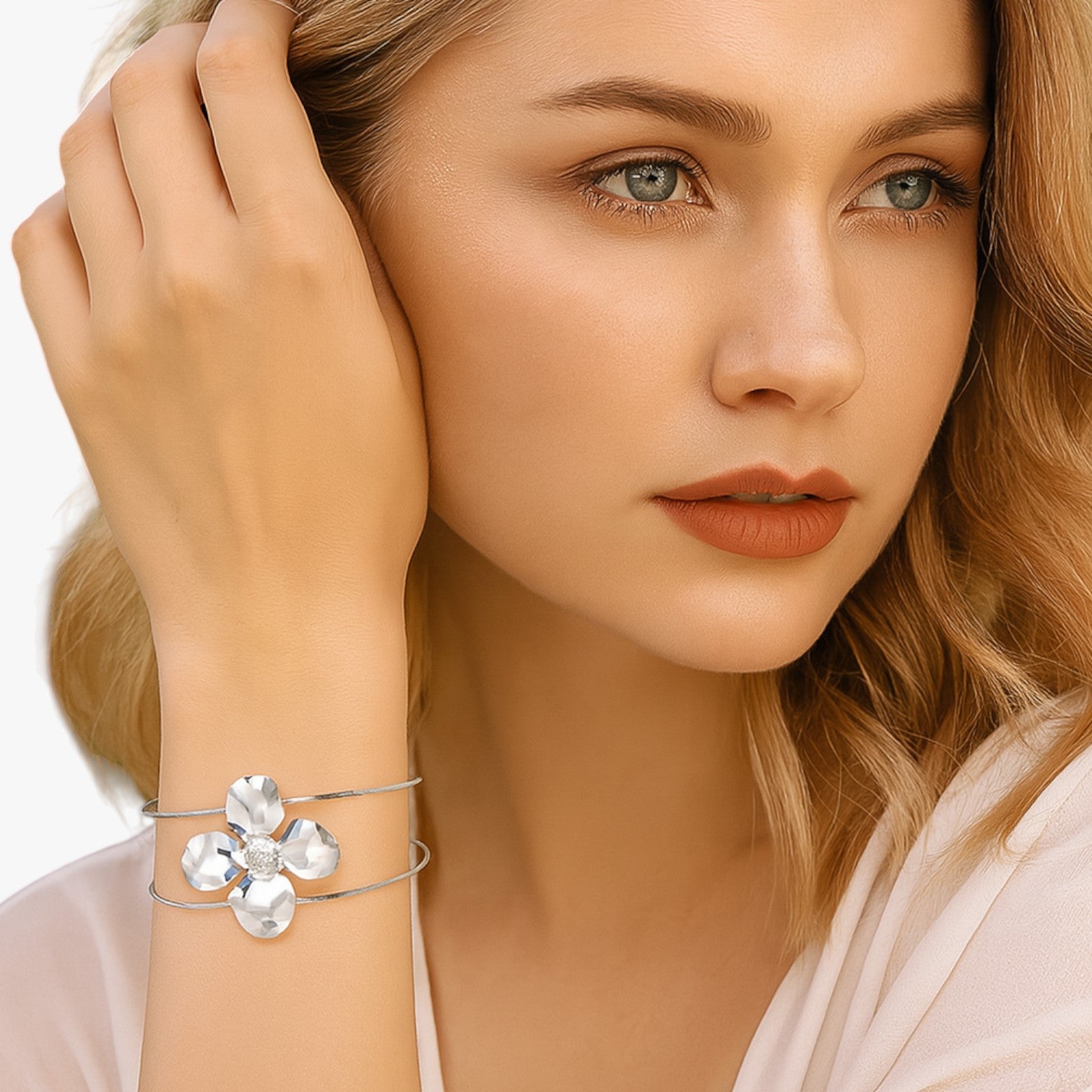 Vivian | Flora Guld Rustfrit Stål Blomsterarmbånd, Vandtæt og Elegant - - Vivian | Flora Guld Rustfrit Stål Blomsterarmbånd, Vandtæt og Elegant - €25 - {{ product_tags }