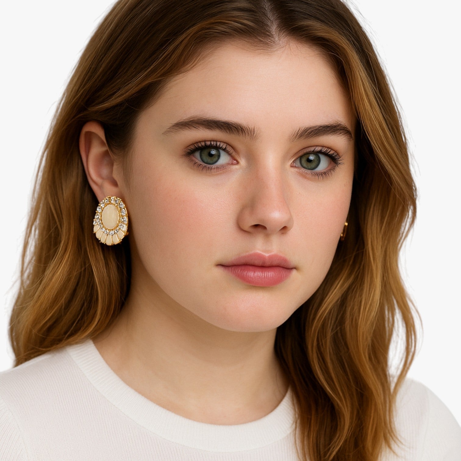 Thea | Elegant hvide olie øreringe med hængende vedhæng - - Thea | Elegant hvide olie øreringe med hængende vedhæng - €25 - {{ product_tags }