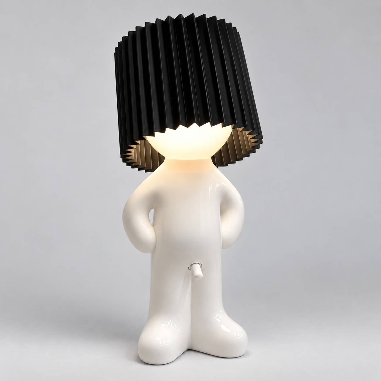 Bordlampe Figur - Dekorativt Design med Plisseret Skærm og LED
