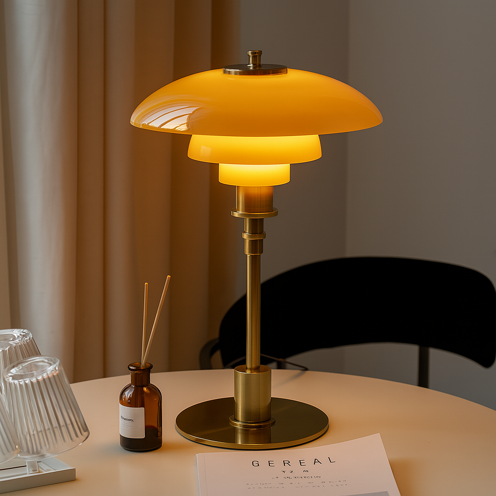 Moderne Dansk Designer Bordlampe - Lagdelt Skærm, LED