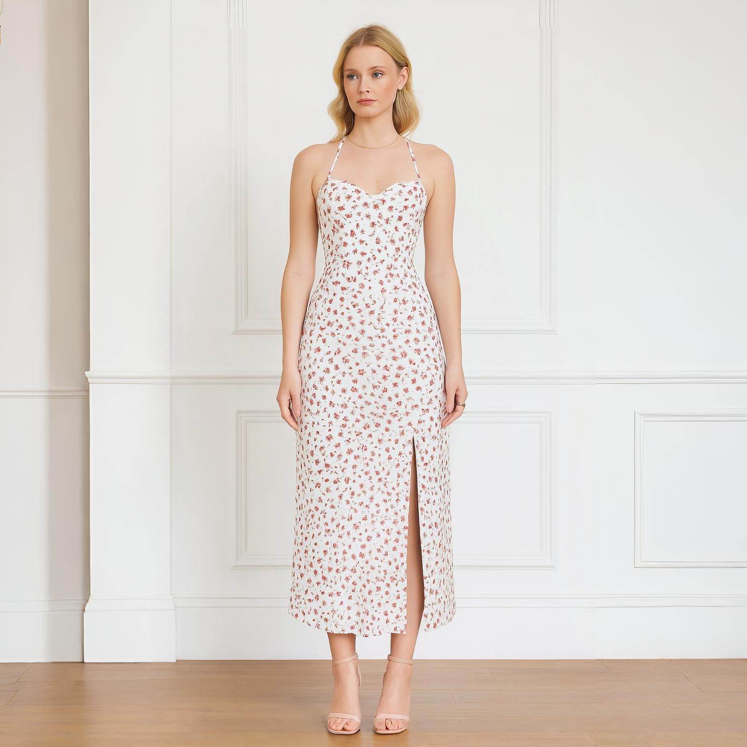 Sofia | Elegant rygfri blondekjole med halterneck - - Sofia | Elegant rygfri blondekjole med halterneck - €25 - {{ product_tags }