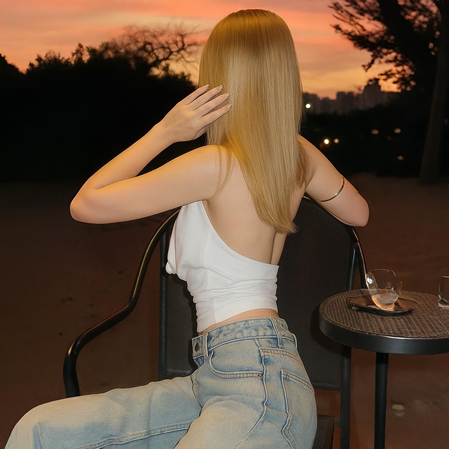 Luna | Rygløs halterneck top til sommer og street style - - Luna | Rygløs halterneck top til sommer og street style - €25 - {{ product_tags }