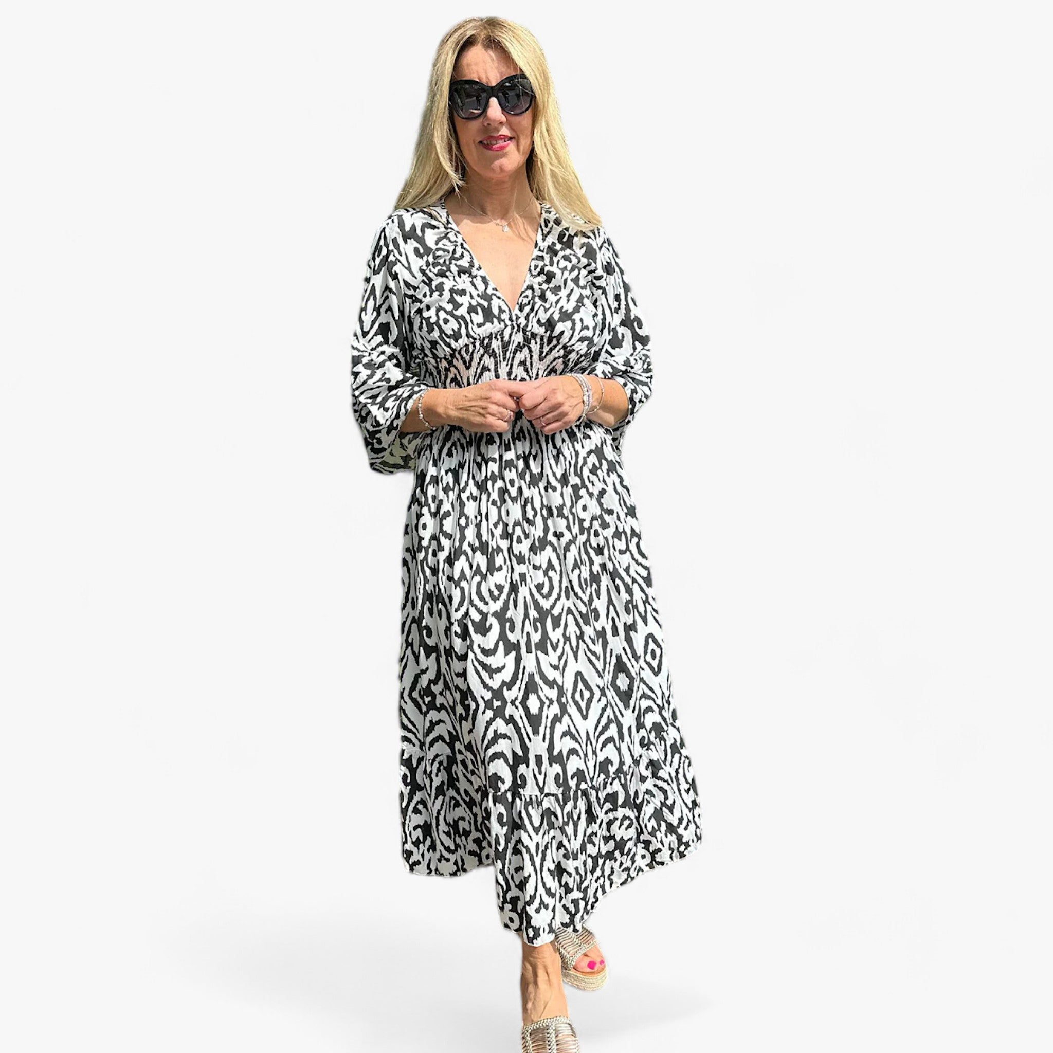 Flora | Stort blomstret V-halskjole - Perfekt til strandferier - Sort - women's fashion - {{ product_tags }