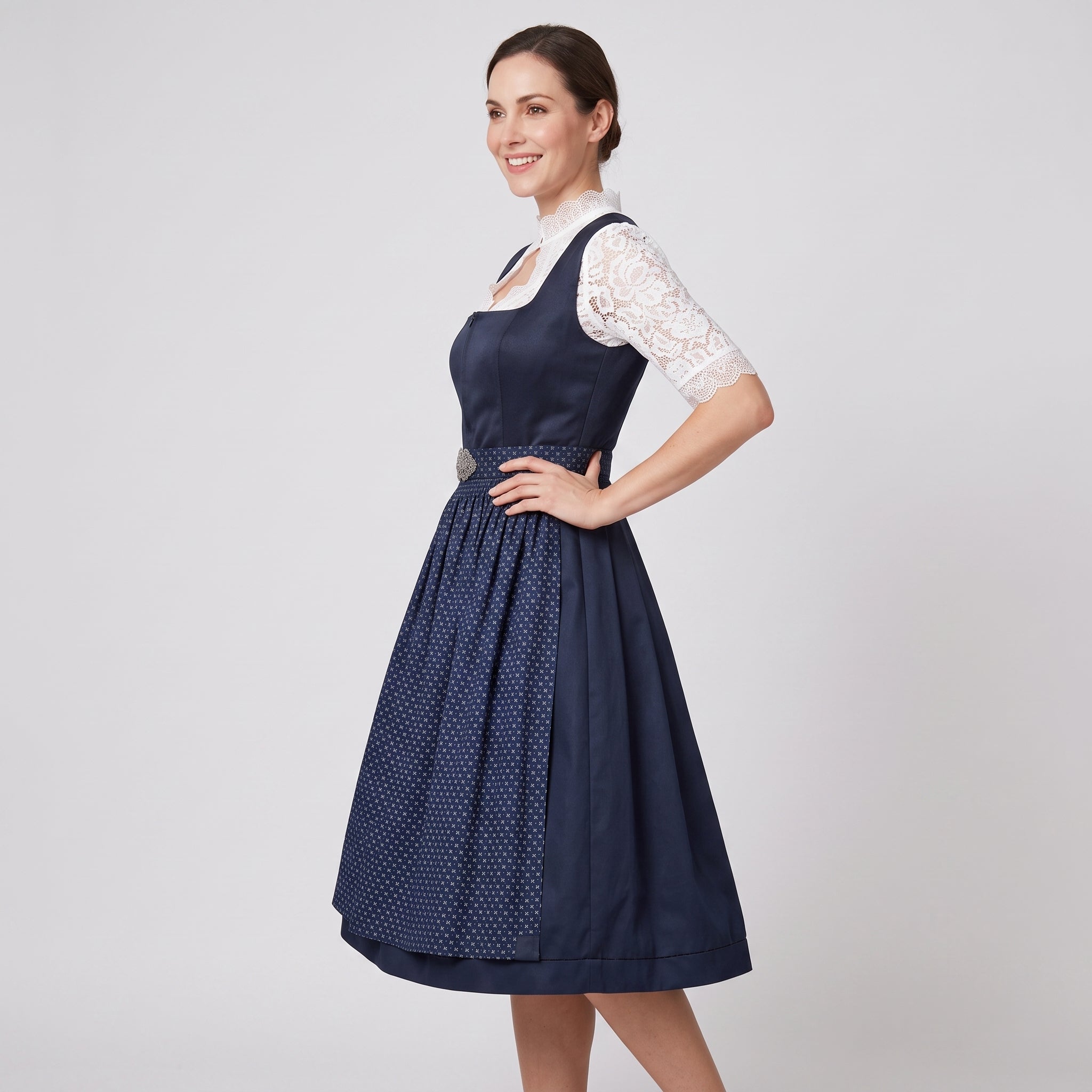 Dirndl til kvinder - Marineblå med elegante blondedetaljer - - Gifts – Seasonal – Oktoberfest - {{ product_tags }
