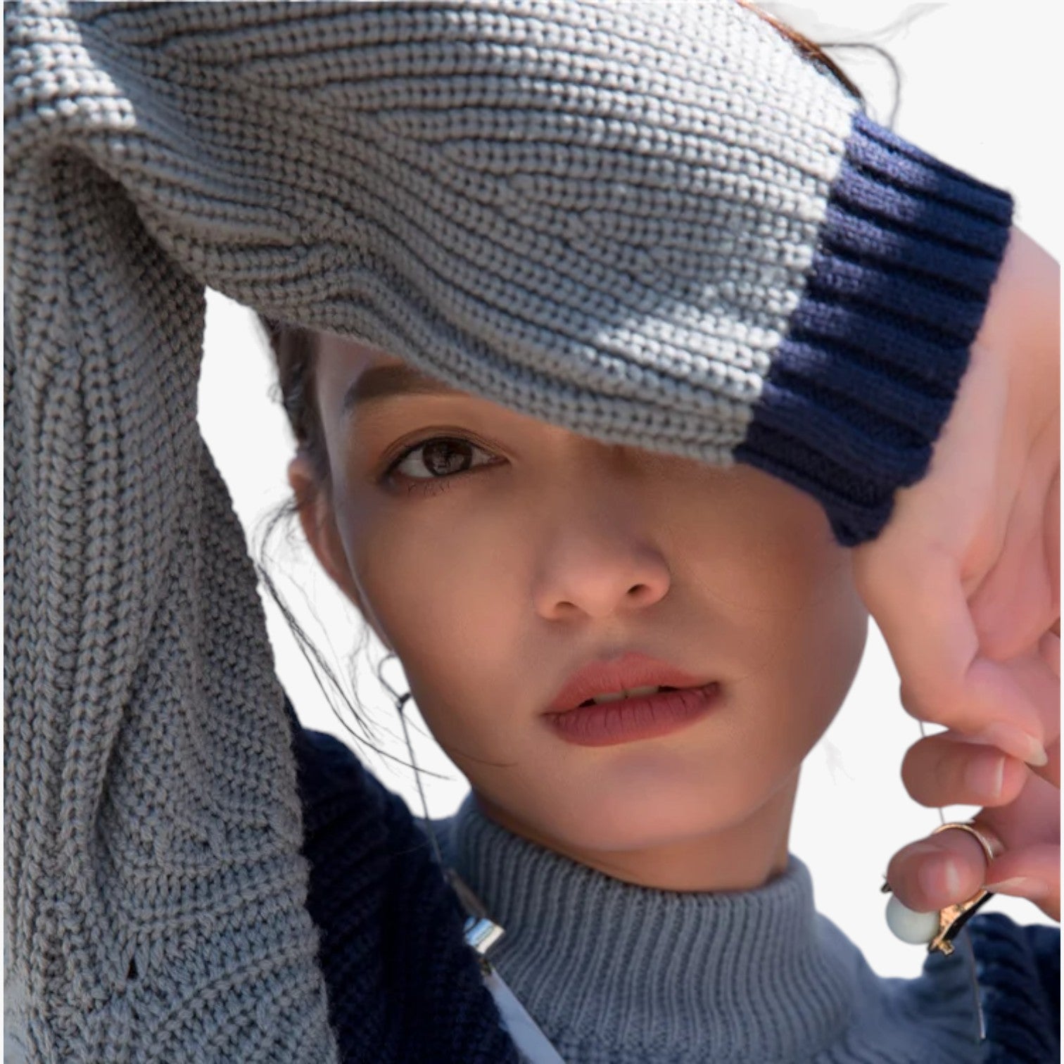 Manilyn | Calore omsluttende - Uldstrikket alpaca sweater i blå - - Manilyn | Calore omsluttende - Uldstrikket alpaca sweater i blå - €25 - {{ product_tags }