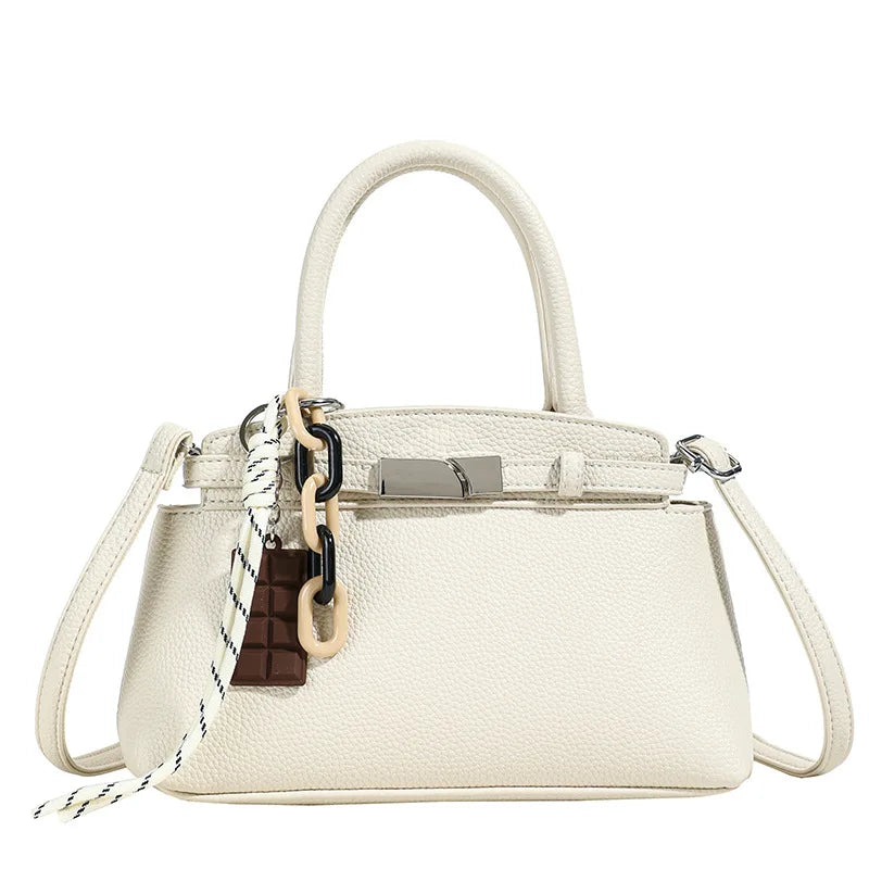 Deanna | Strål med elegance: luksuriøs skibsformet taske til uforglemmelige aftener - Hvid - Deanna | Strål med elegance: luksuriøs skibsformet taske til uforglemmelige aftener - €25 - {{ product_tags }