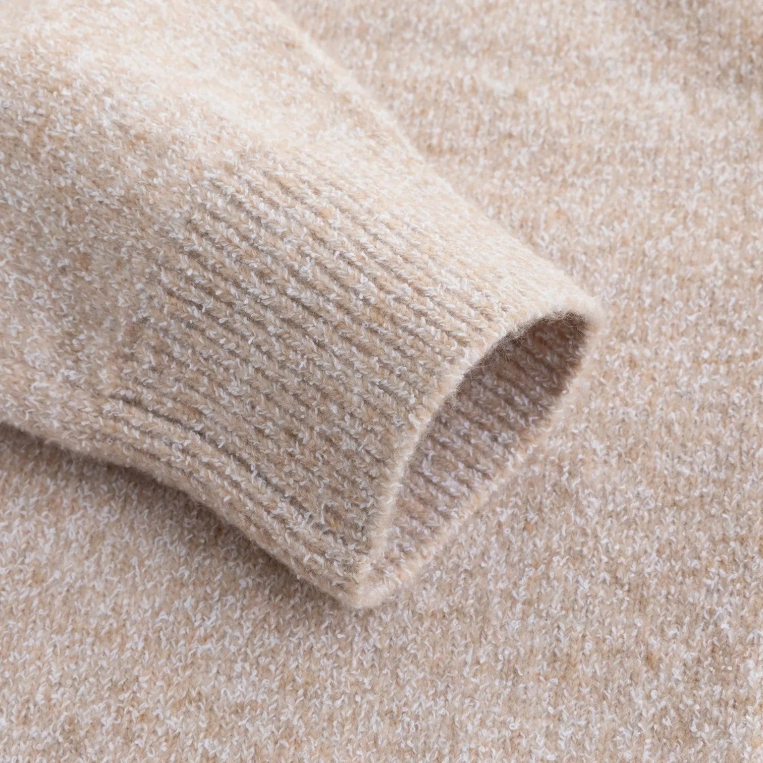Zoe | Oversized chic dametrøje cardigan, varm og blød, med V-udskæring - - Zoe | Oversized chic dametrøje cardigan, varm og blød, med V-udskæring - €25 - {{ product_tags }