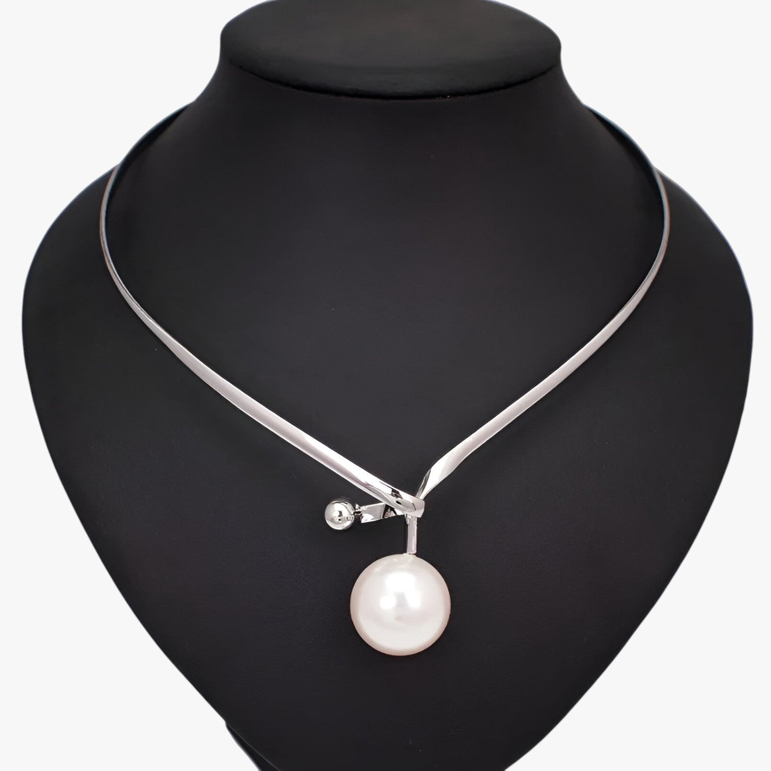 Carmen | Elegant choker med perlehængsel til et stilfuldt look - Sølv farve - women's fashion - {{ product_tags }
