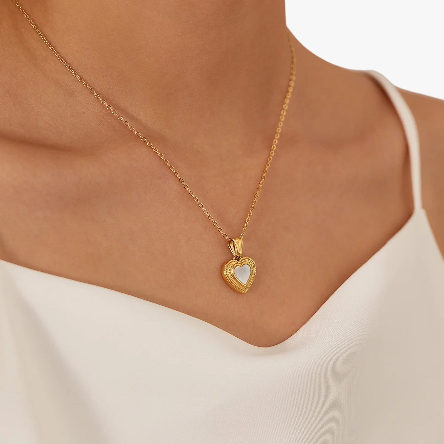 Marilyn | Hjerteformet halskæde i perlemor og rustfrit stål - - Marilyn | Hjerteformet halskæde i perlemor og rustfrit stål - €25 - {{ product_tags }