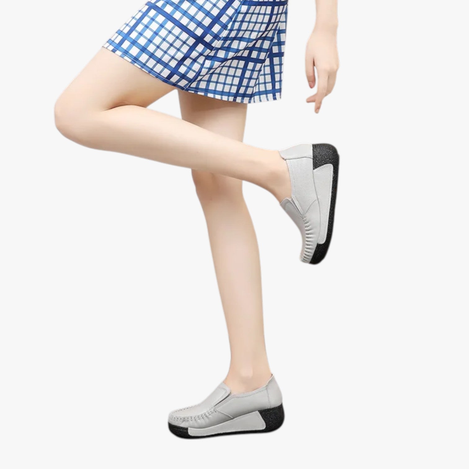 Adrianna | Ægtelædersko i mokkasinsnittelse - Bløde og komfortable med plateau til mødre - - Adrianna | Ægtelædersko i mokkasinsnittelse - Bløde og komfortable med plateau til mødre - €25 - {{ product_tags }