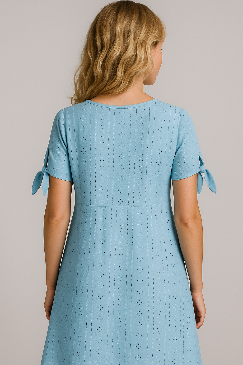 Brisa | Kvinders Elegant V-Hals Kjole med Korte Ærmer - - Kvinders Kjoler - {{ product_tags }