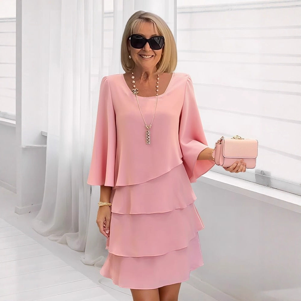 Stilfuld midikjole - A-line snit, feminine flæsedetaljer