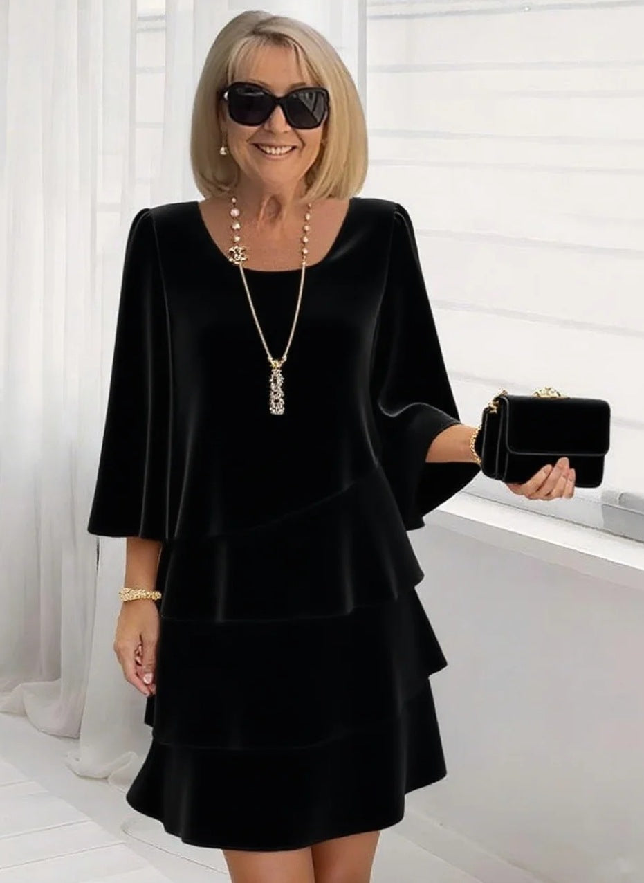 Stilfuld midikjole - A-line snit, feminine flæsedetaljer