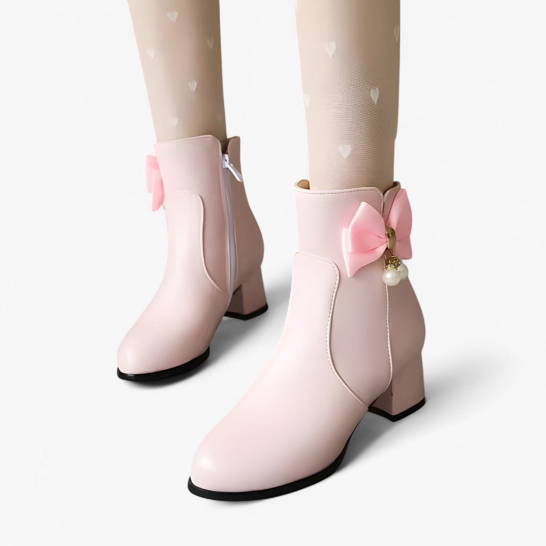 Isabelle | Ankelstøvler med sløjfe og hæl til store størrelser - - Isabelle | Ankelstøvler med sløjfe og hæl til store størrelser - €25 - {{ product_tags }
