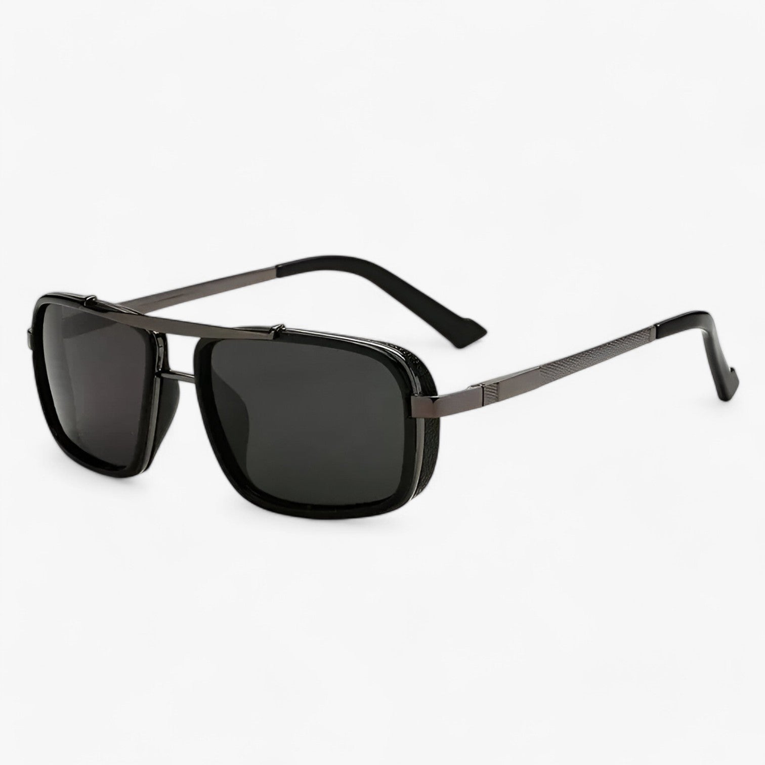 Ezra | Stilet firkantede UV400 pilotbriller til mænd - Grå af et våbenskjold - men's fashion - {{ product_tags }