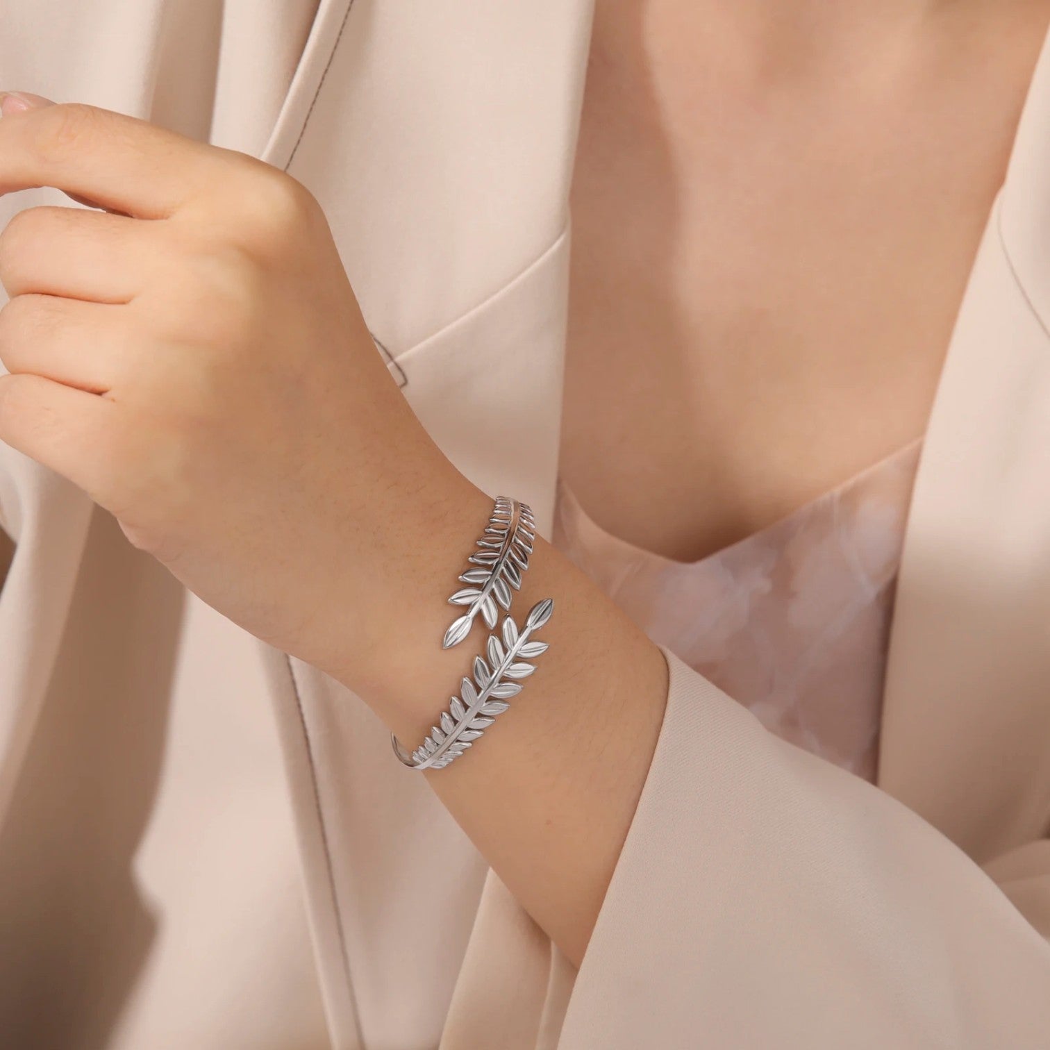 Adele | Gyldent Boho Armbånd med Loreblad – Klassisk Elegance, der Inspirerer - - Adele | Gyldent Boho Armbånd med Loreblad – Klassisk Elegance, der Inspirerer - €25 - {{ product_tags }