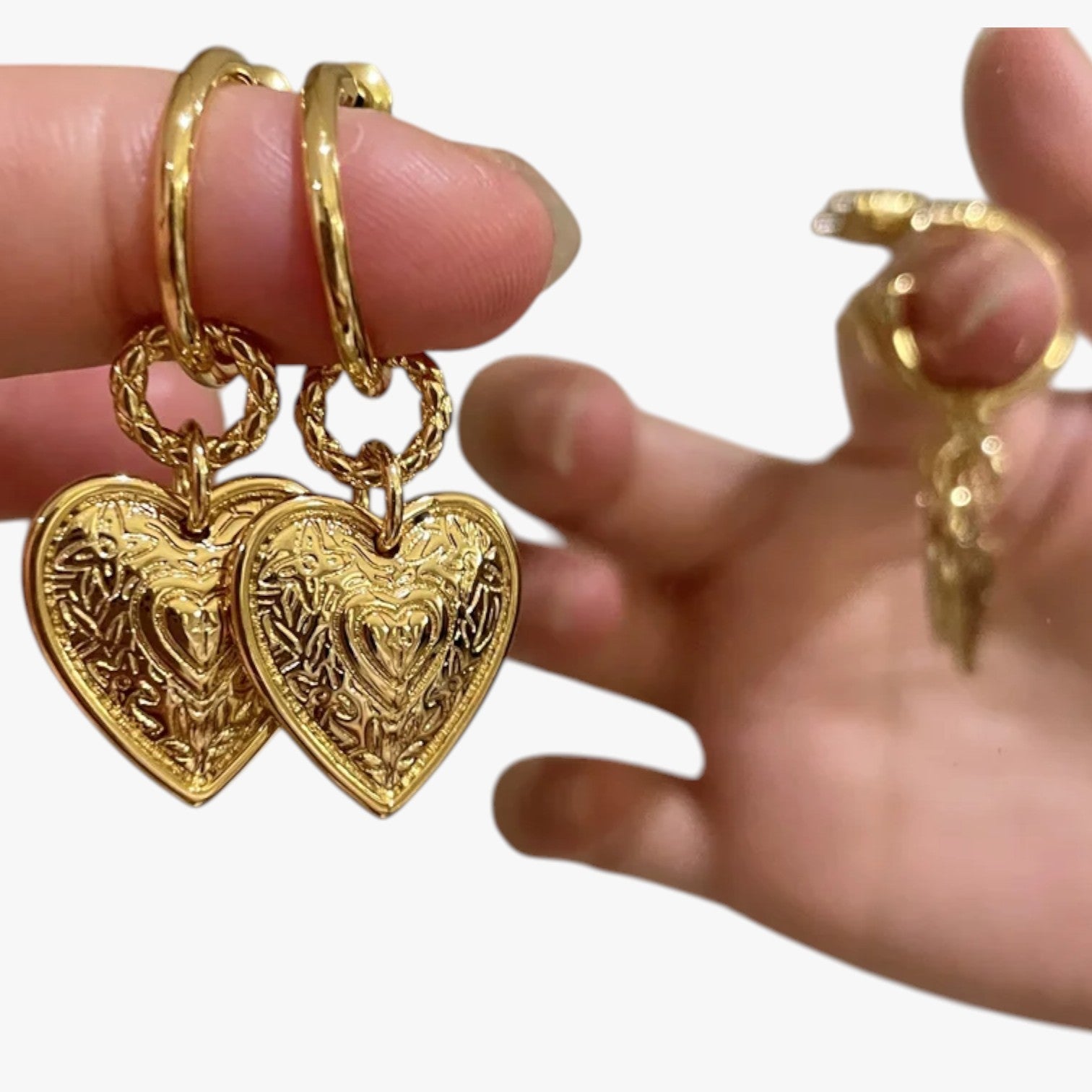 Martha | Elegante hjerteformede retroøreringe - - Martha | Elegante hjerteformede retroøreringe - €25 - {{ product_tags }