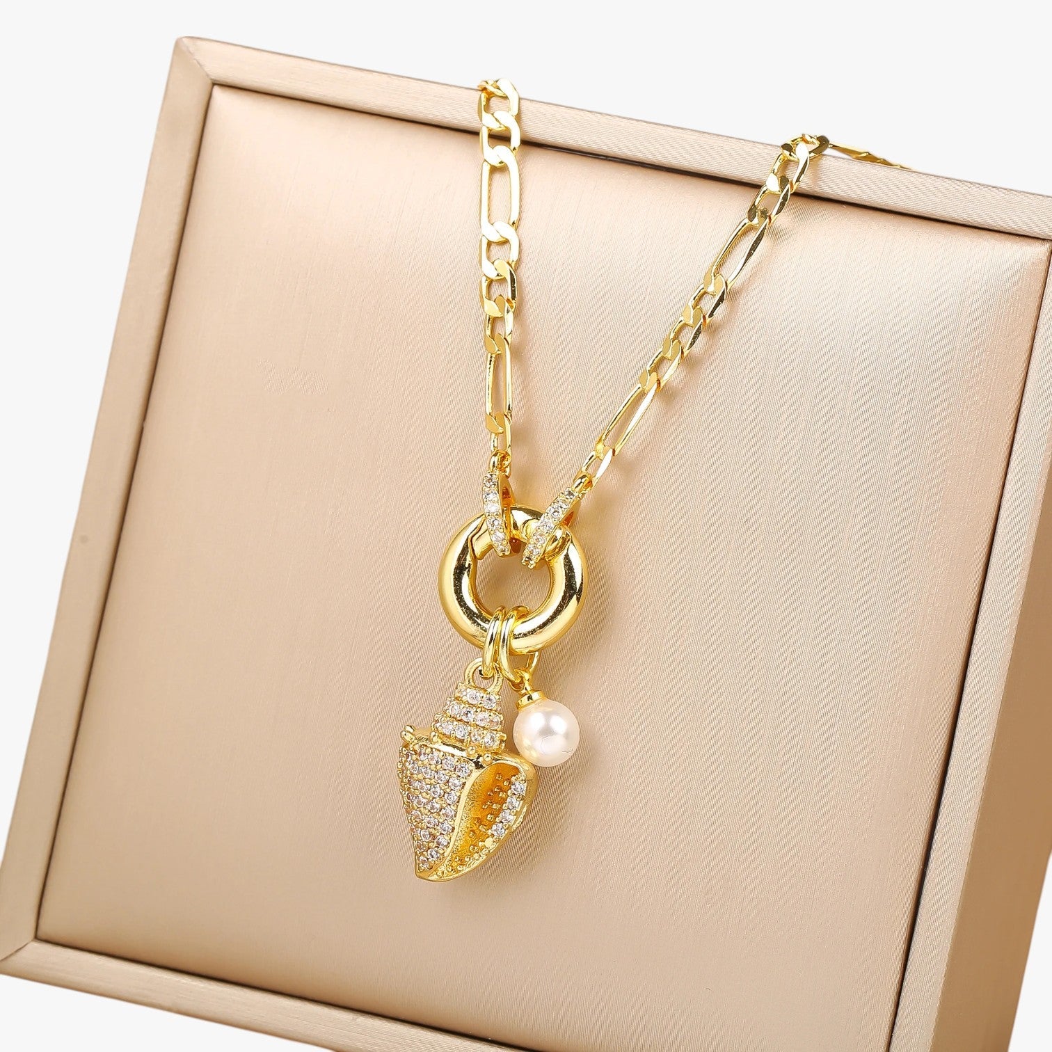 Malia | Halskæde med Vinge og Skalleperlefugler med Diamanter - Halskæde 1 - Malia | Halskæde med Vinge og Skalleperlefugler med Diamanter - €25 - {{ product_tags }