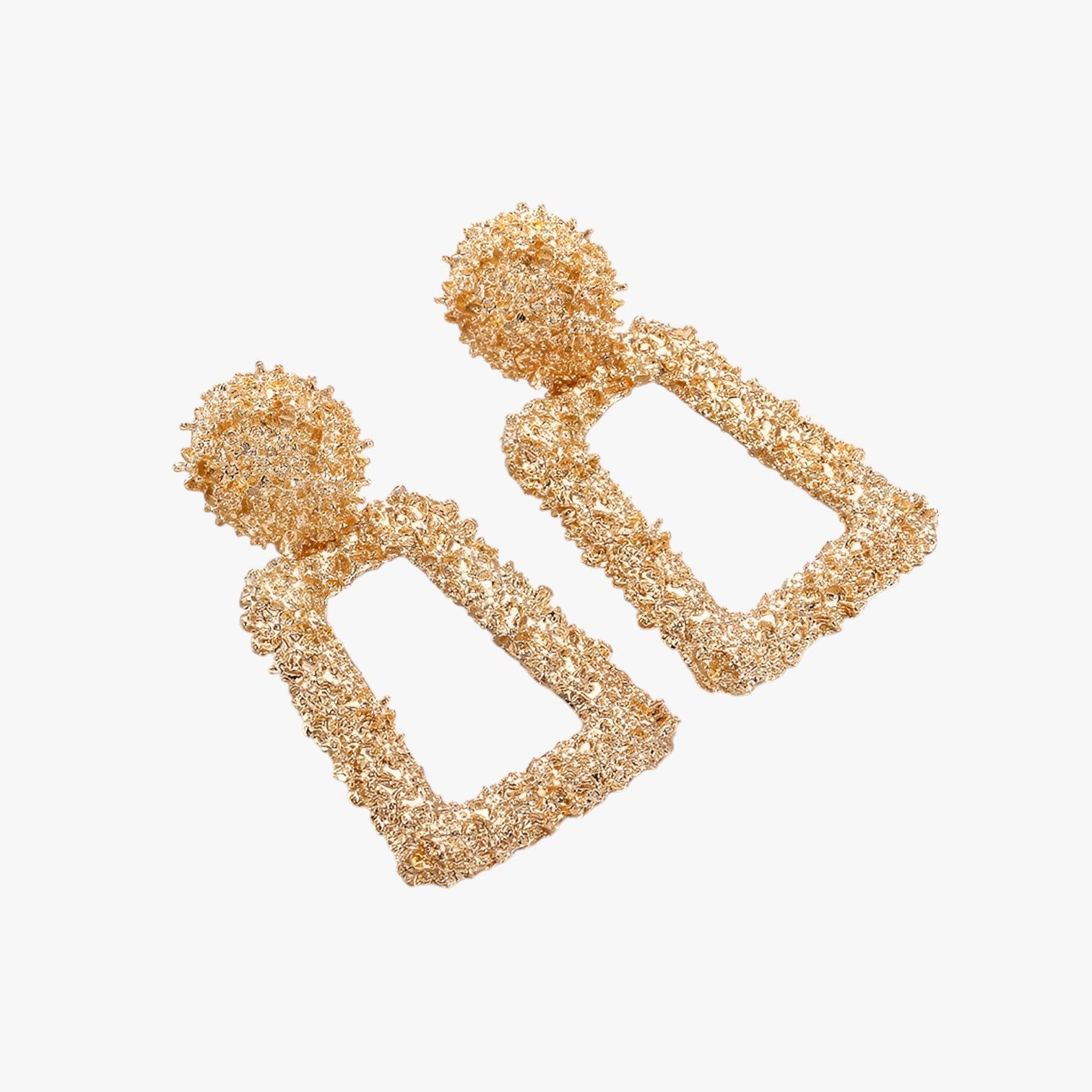 Kali | Geometriske hængende øreringe i skulptureret metal - guld - women's fashion - {{ product_tags }