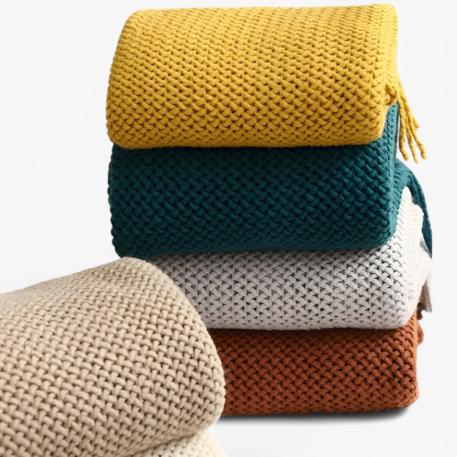 Chiara | Hyggeligt strikket plaid – blød, varm og stilfuld med frynser - - house & garden - {{ product_tags }