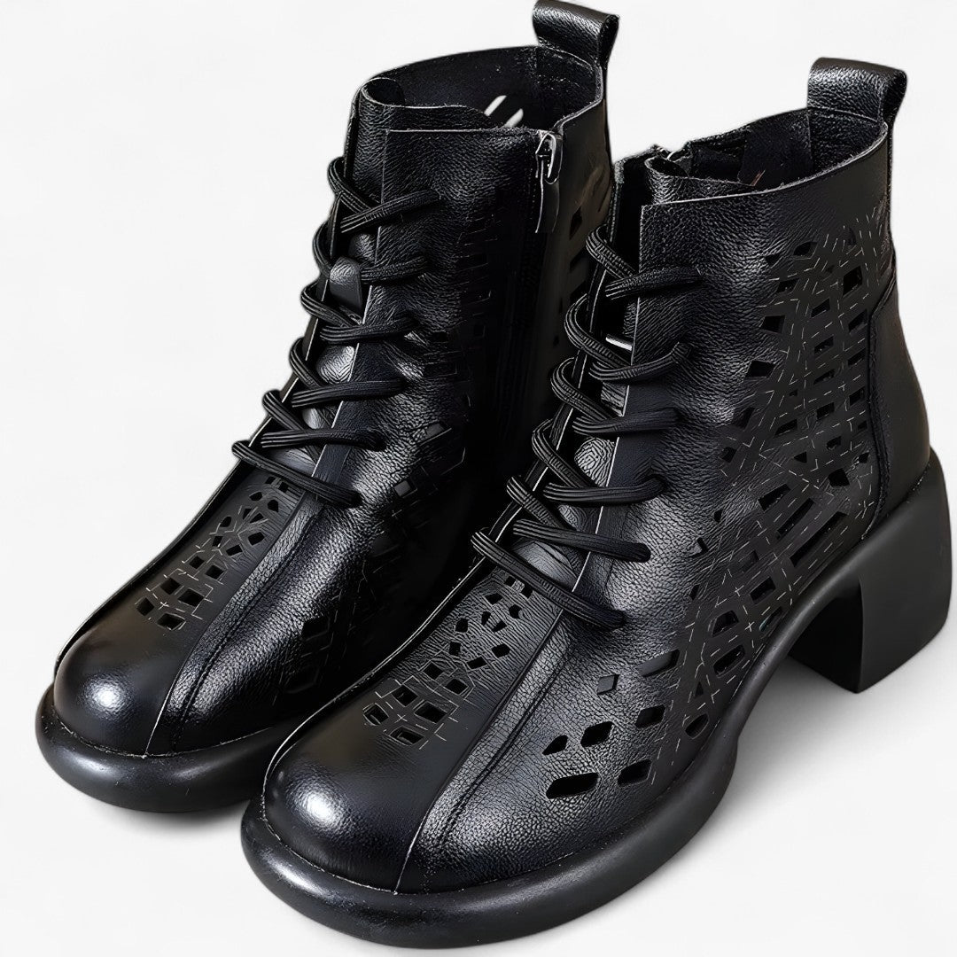 Hannah | Hælings støvler i læder håndsyet med snørebånd i naturlig stil - - Hannah | Hælings støvler i læder håndsyet med snørebånd i naturlig stil - €25 - {{ product_tags }