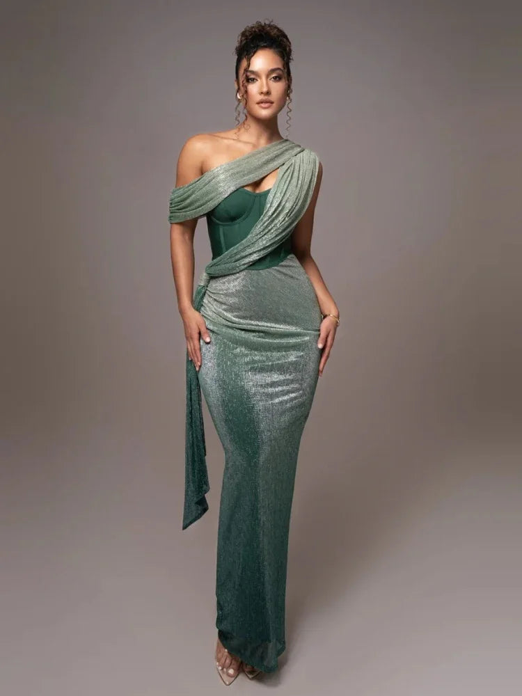 Dame One-Shoulder Aftenkjole med Metallic Finish