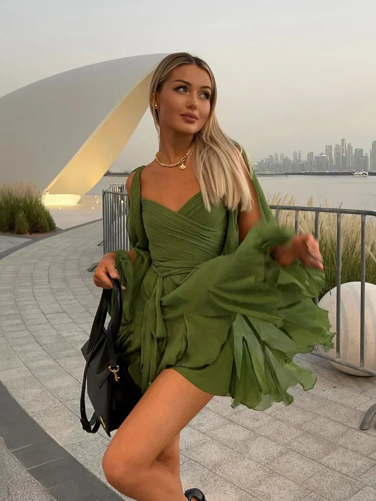 Sexet grøn plisseret minikjole med lange ærmer og V-udskæring - L - women's fashion - {{ product_tags }
