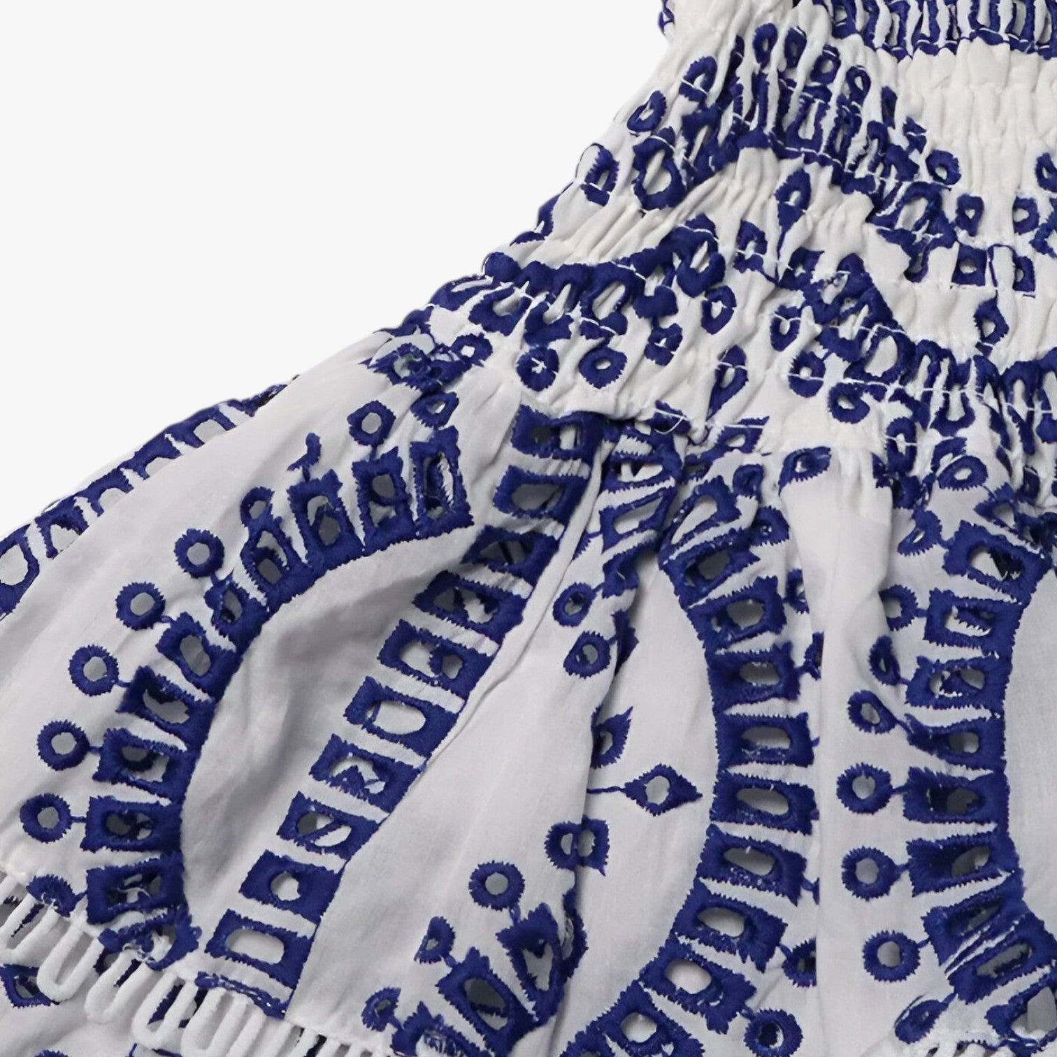 Elena | Stropløs slankekjole med udskæringer - - Elena | Stropløs slankekjole med udskæringer- €25 - {{ product_tags }