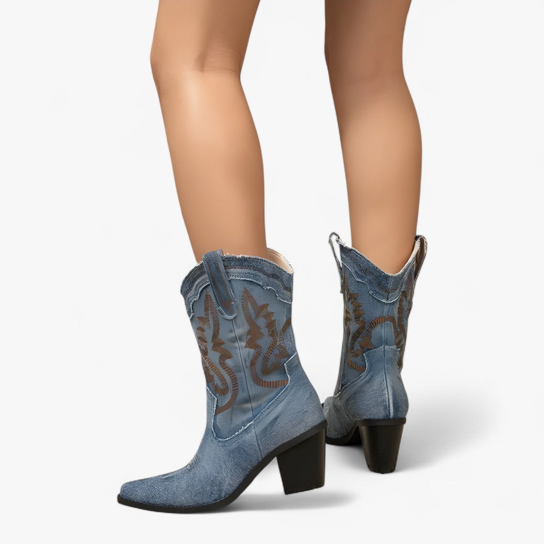 Savannah | Broderede cowboy-støvler i retro western-stil - - Savannah | Broderede cowboy-støvler i retro western-stil - €25 - {{ product_tags }