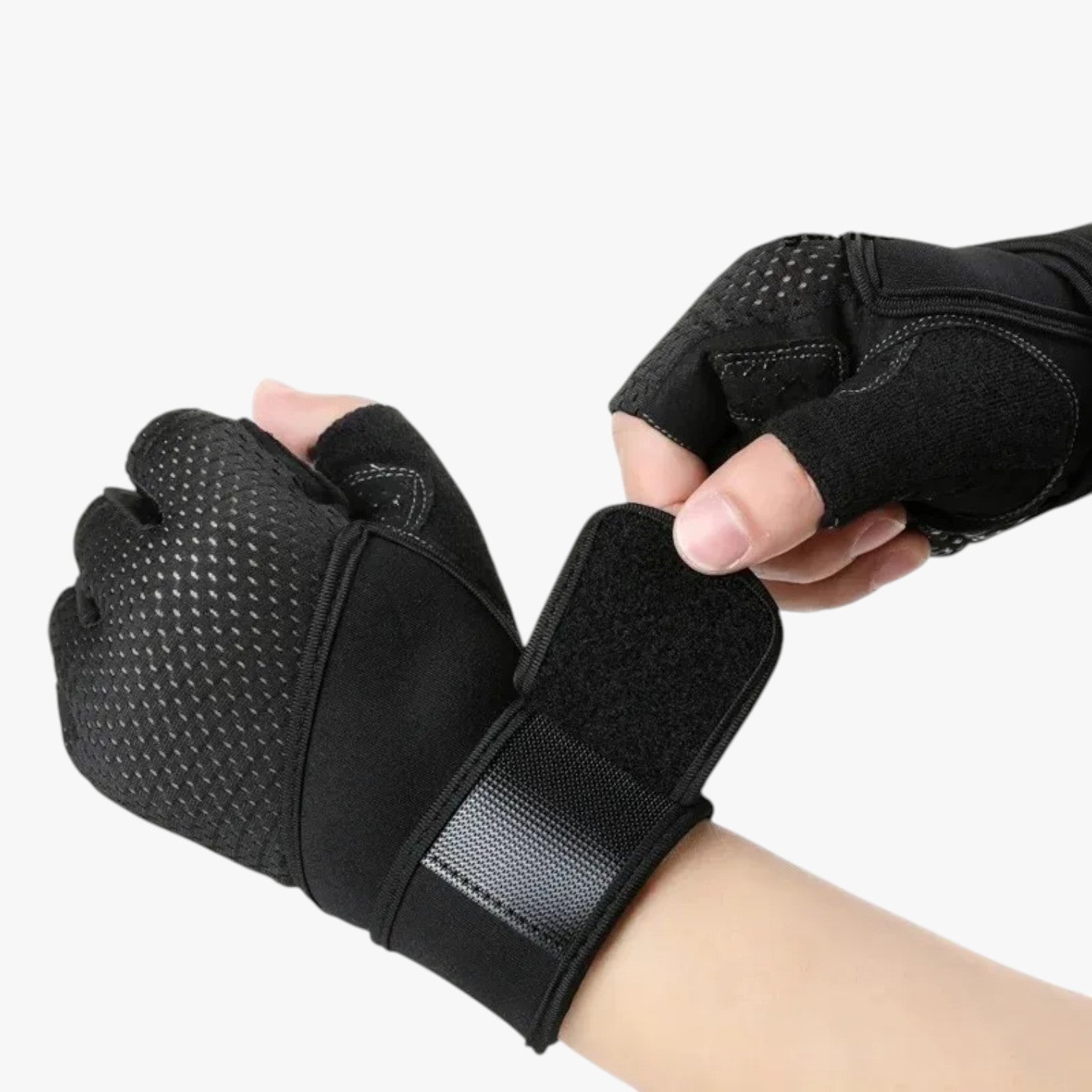 Alvin | Fitnesshandsker med skridsikkert greb og håndledsstøtte - - Alvin | Fitnesshandsker med skridsikkert greb og håndledsstøtte - €25 - {{ product_tags }