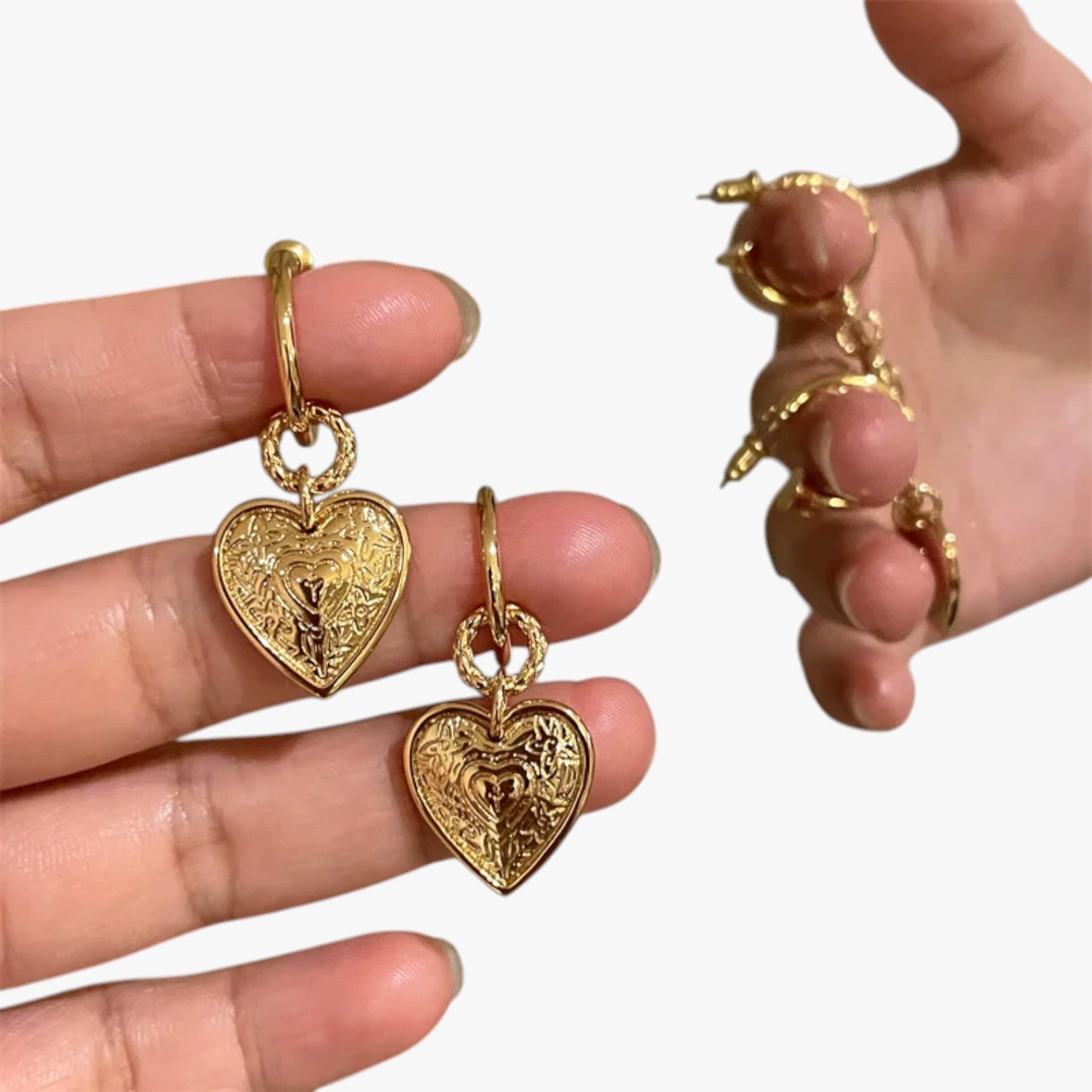 Martha | Elegante hjerteformede retroøreringe - - Martha | Elegante hjerteformede retroøreringe - €25 - {{ product_tags }